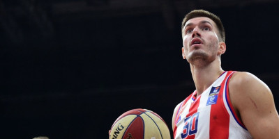 Petrušev izabrao Dubai, ali iz svog džepa daje pola miliona Grcima