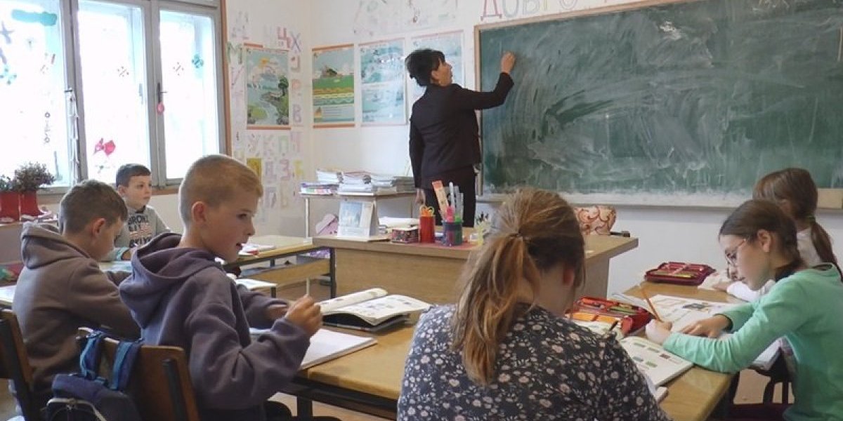 Sjajne vesti za učenike i roditelje! Prvi i drugi razred dobija besplatne udžbenike, ali pod jednim uslovom