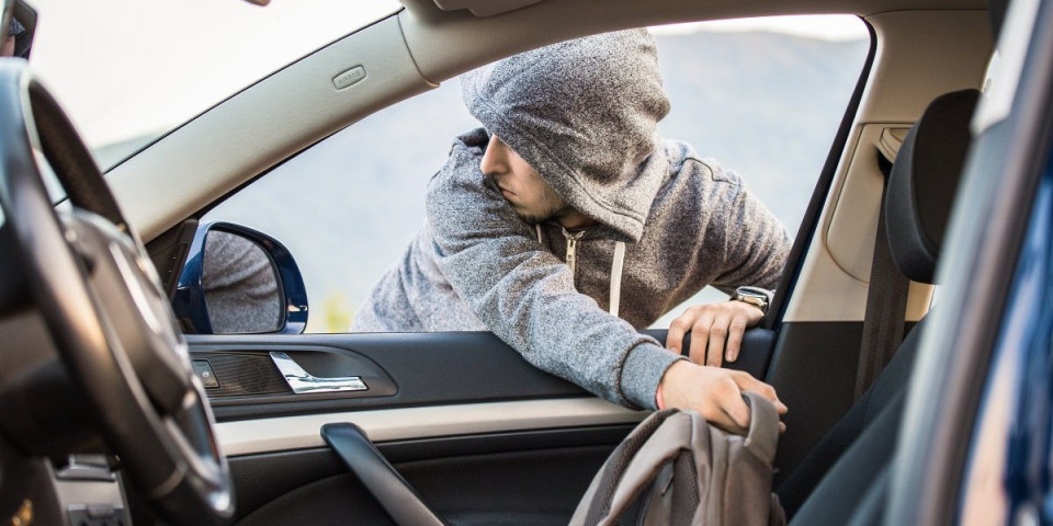 Mladić (21) ukrao dva čamca i dva automobila: Taman kad je krenuo da razvija "biznis" uhapšen u Smederevu