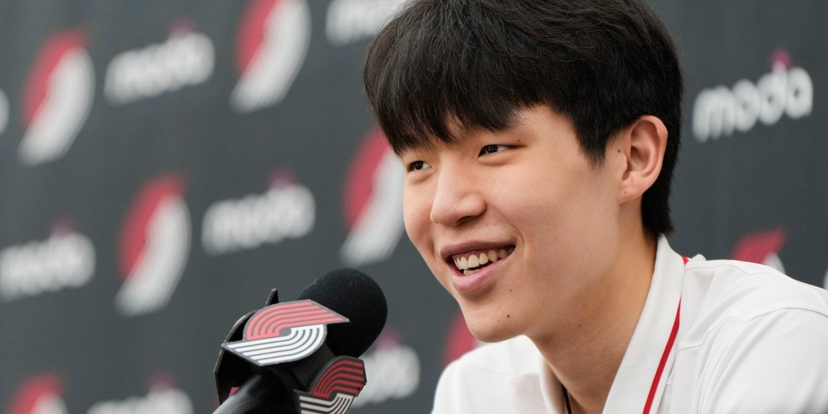 Slika, autogram, molim te? Kineski Jokić debitovao u Americi, pa pričao o susretu sa srpskim velemajstorom (VIDEO)