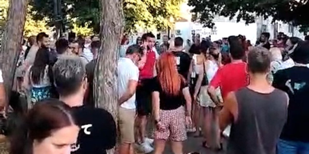 Katanac za blokadere u Kragujevcu! Uprava Medicinskog fakulteta promenila brave, zgubidani ostali napolju