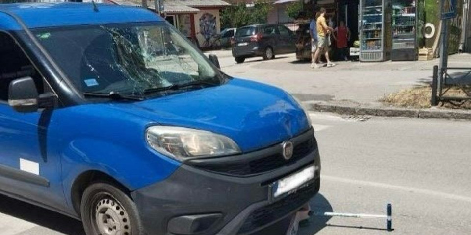 Jeziva nesreća u Čačku: Pikapom udario oca i troje dece na pešačkom prelazu