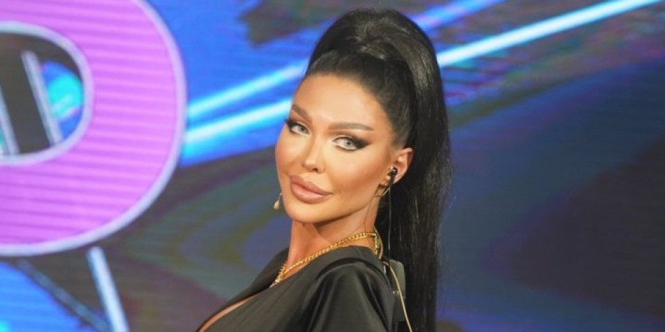 Maji Marinković procurio silikon iz zadnjice - Starleta mora ponovo pod nož