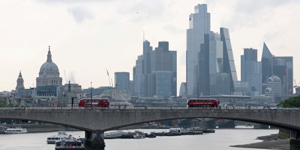 Britanija se guši u dugovima: Loše upravljaje ili pomoć Ukrajini - šta će ih dotući?