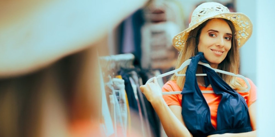 Stravično upozorenje: Nikad ne isprobavajte ovaj komad odeće bez donjeg veša – evo zašto