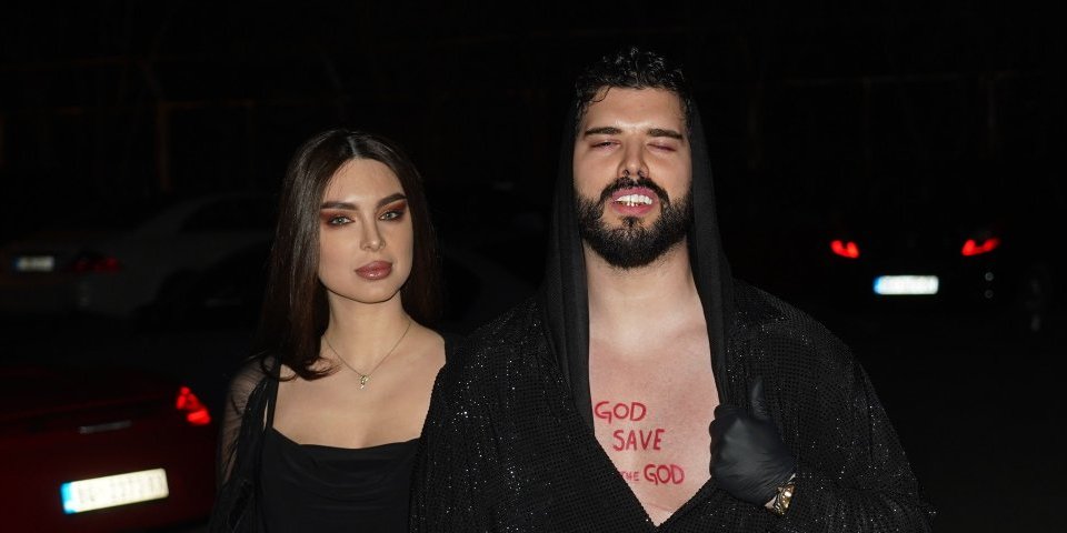 Adaktarovi čekaju peto dete? Anđela objavila fotografiju s plaže - Stomak u prvom planu (FOTO)