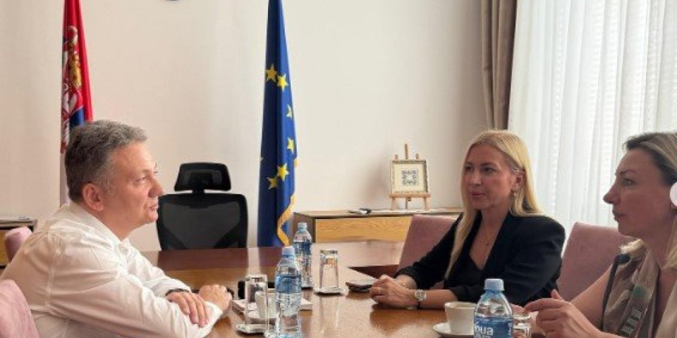 Nova aplikacija E-žena : U prvoj fazi biće ispitana iskustva porodilja