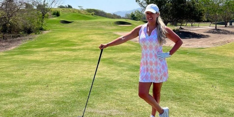 Reporterka podigla majicu, svi zanemeli: "Srećom, prilično mekana u sredini" (FOTO)