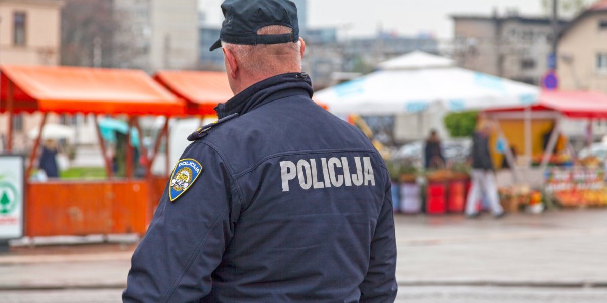 Sakrili šest osoba u vozilo i ugrozili im život: Uhapšeni Srbi zbog krijumčarenja ljudi