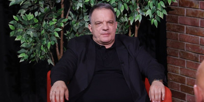 Ministar prosvete Dejan Vuk Stanković izjavio je danas da nastavni proces na fakultetima nije odgovornost Ministarstva prosvete već visokoškolskih ustanova.