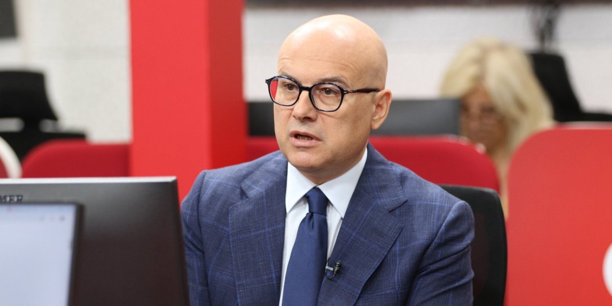 "Podrška bratu Žarku Mićinu i njegovoj porodici": Miloš Vučević uz gradonačelnika Novog Sada