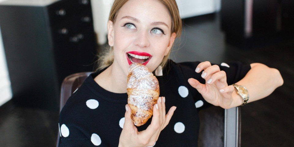 Ne dirajte hranu levom rukom: U jednoj zemlji to se smatra uvredom (FOTO)