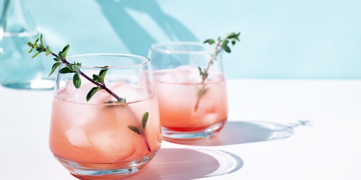 Jedna čaša topi salo kao od šale: Najbolji napitak za skidanje kilograma i smirivanje želuca - idealan za leto