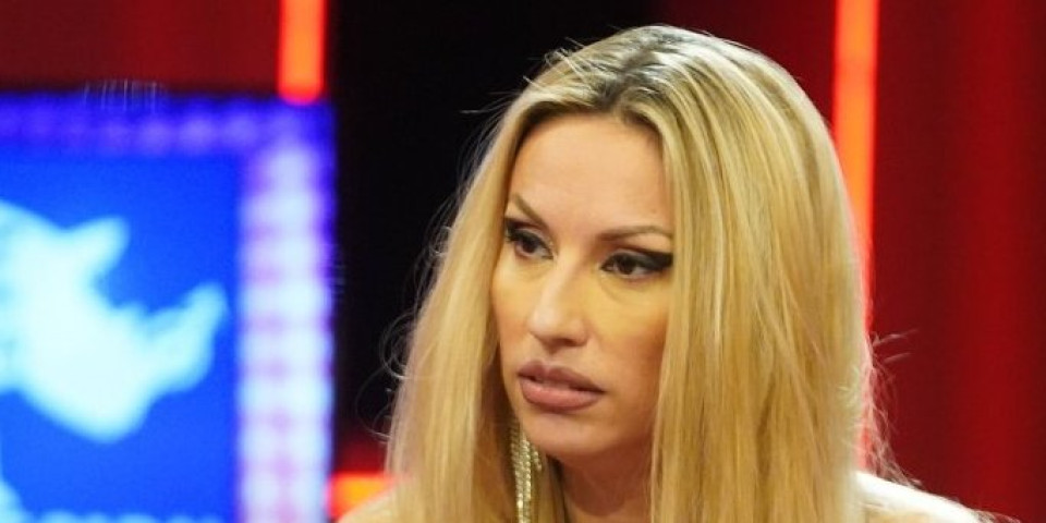 Jeziva scena kod Rade Manojlović - Nađen krvav donji veš u dvorištu