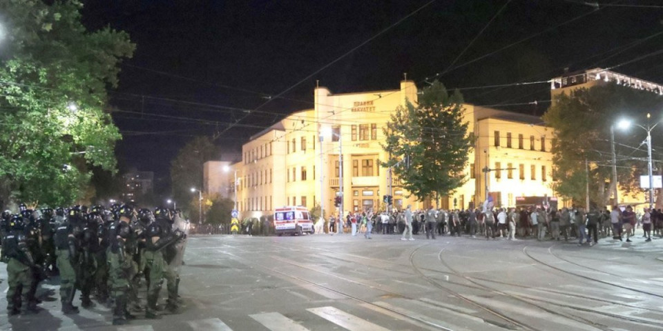 Blokaderi s Pravnog crtaju mete na čelu profesorima: Skandal, objavljuju njihova imena i prezimena i traže kazne