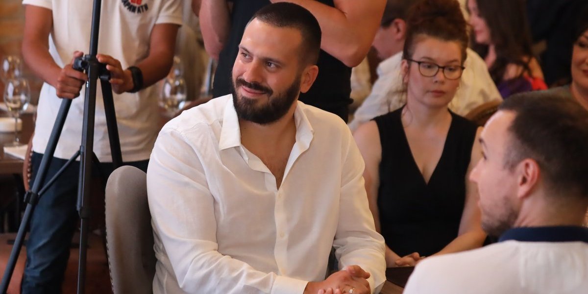 (VIDEO) Medved ga vukao 80 metara - Sin Marinka Rokvića naleteo na zver na putu