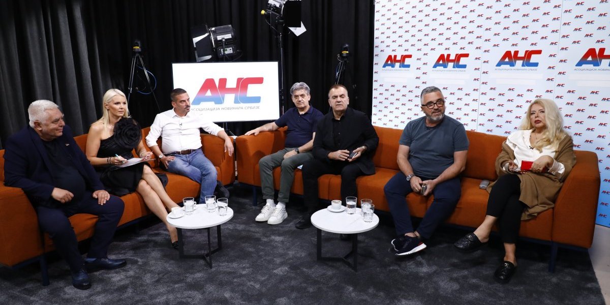 Održan prvi panel Asocijacije novinara Srbije: Novinar služi svom narodu - ne sme biti meta za likvidaciju