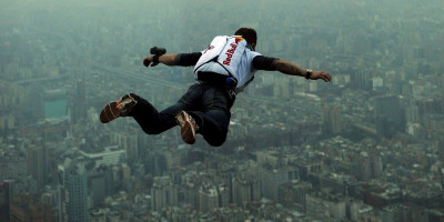 Umrl Felix Baumgartner, legendarni ekstremni športnik