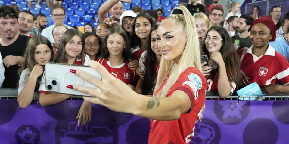 Evropa poludela za seksi fudbalerkom: Na EURU uvedeno posebno obezbeđenje zbog Ališe Leman (FOTO)