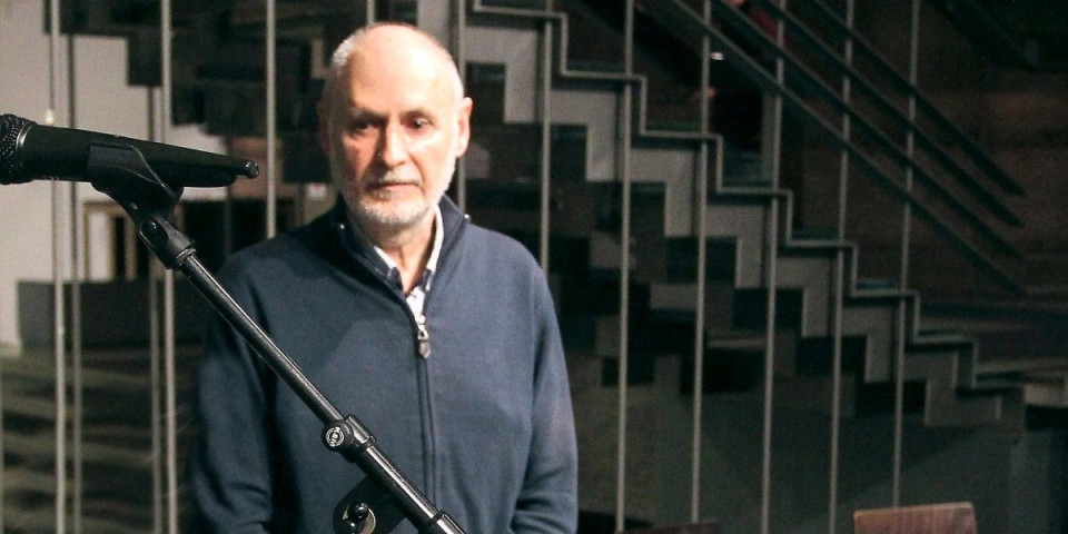 Maldinijev spomenik kosovskim partizanima srušen jer je podsticao albanski nacionalizam, a sad umislio da je pozvan da komentariše Sajam