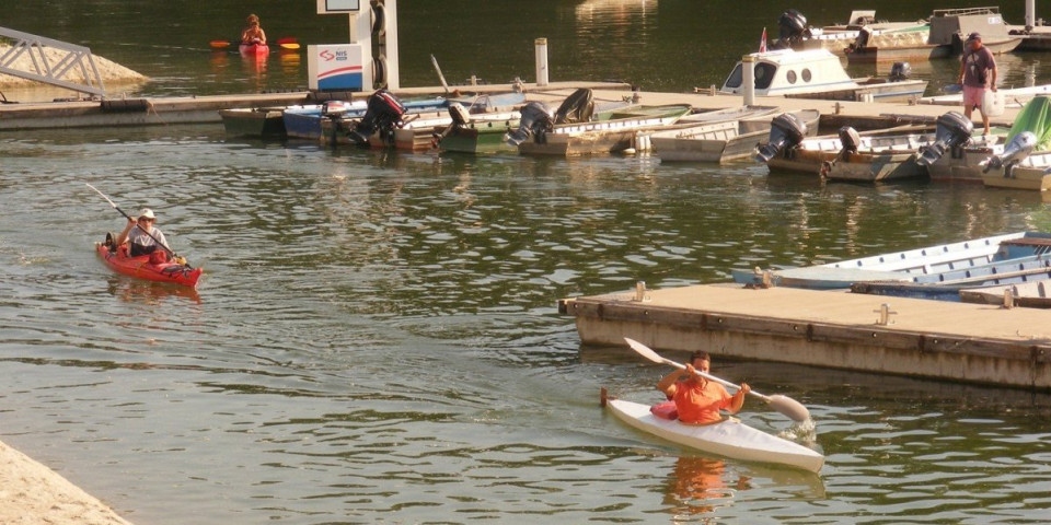 Uzvodno ka doživljaju: Kotlić, kajaci i avantura leta