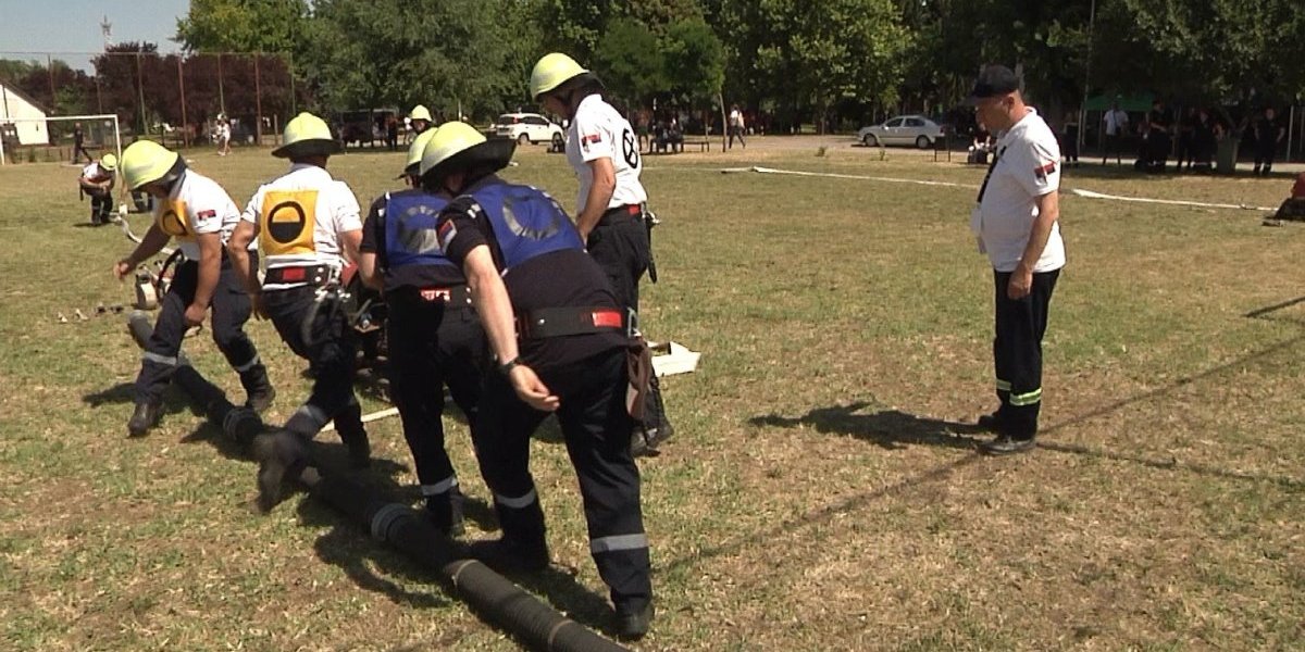 Zajedničkim snagama protiv nepogode! Evo kako su se udružili vatrogasci Srbije i Mađarske (FOTO)