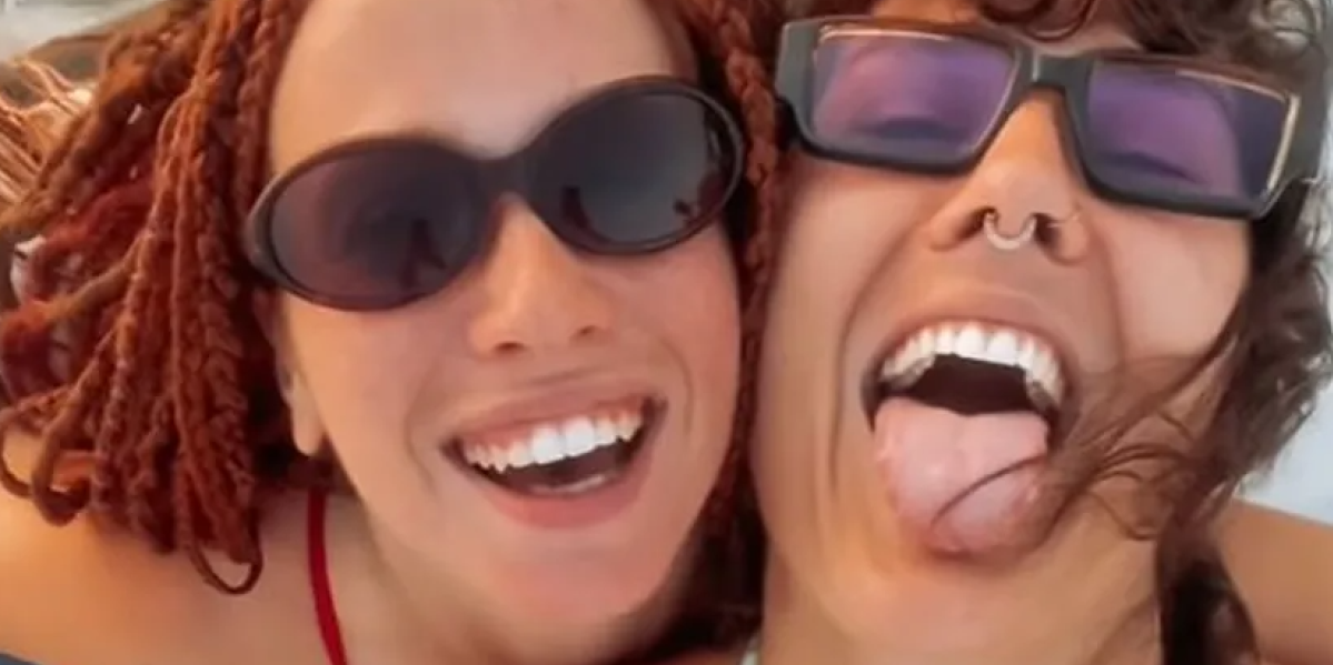 Bila žrtva pedofila, krvnički je tukli i lomili prste: Evo ko je pevačica koja je priznala da voli žene