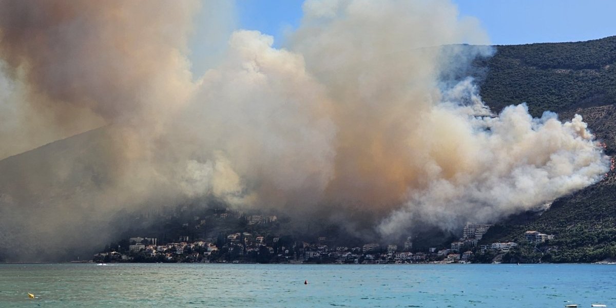Gori popularno letovalište Srba: Turisti u panici (FOTO/VIDEO)