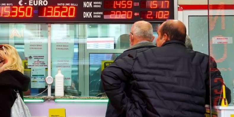 Biće redovi ispred menjačnica: Menja se stanje na kursnoj listi