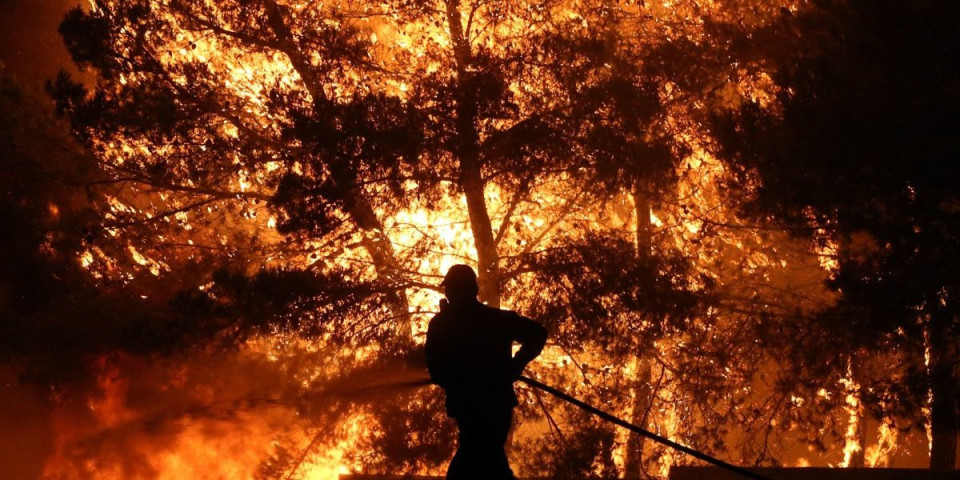 Gori Albanija - Požar podmetnut, oglasio se Rama: Ovo treba izjednačiti sa slučajem ubistva!