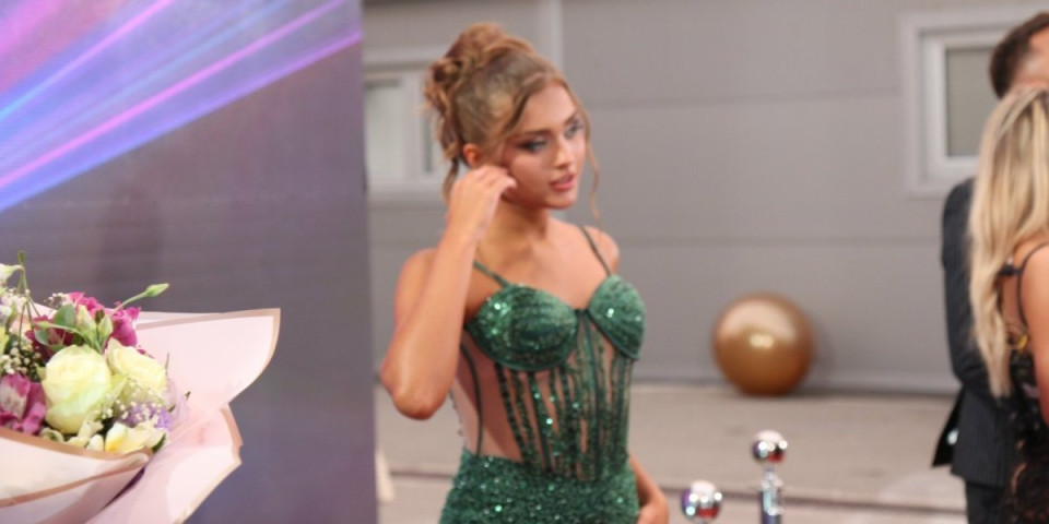 Sofi iz Elite je lezbijka? Isplivala fotke njene devojke - Razmenjuju nežnosti