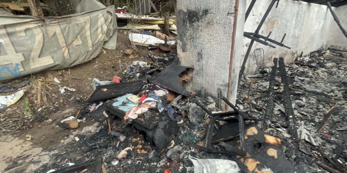 Potpuno izgoreo deo kuće