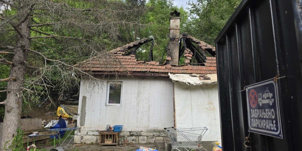 Na kući potpuno izgoreo krov 