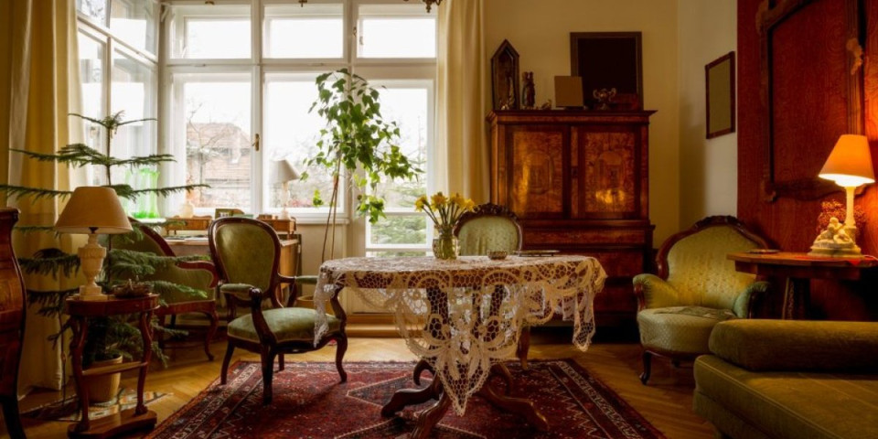 Odmah sklonite 1 predmet sa stola: Novac vam beži iz kuće, pravi je magnet za siromaštvo