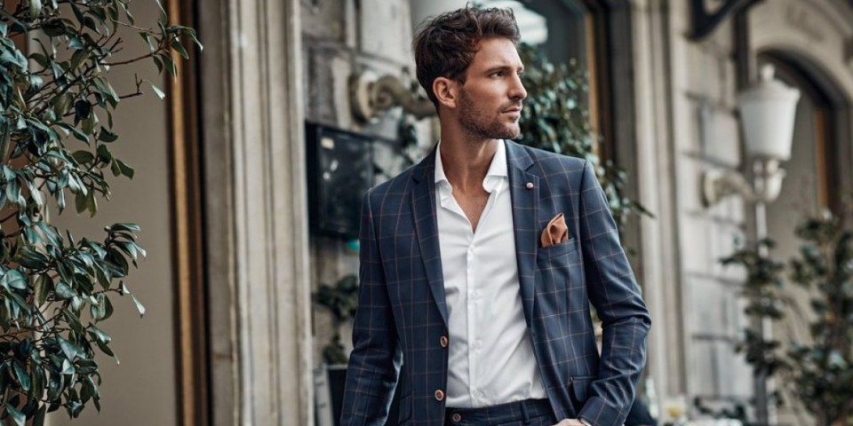 Znate li šta znači mali X na zadnjoj strani sakoa? 3 stvari koje svaki muškarac mora da zna kada kupi novo odelo (VIDEO)