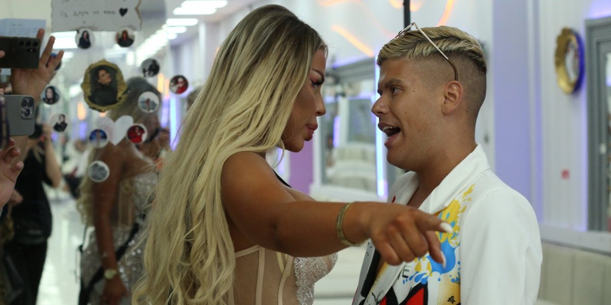 "Pogledajte Sofiju kako oralno..." Skandal na žurki, Uroš Stanić pokazao kako elitarka puši (FOTO/VIDEO)