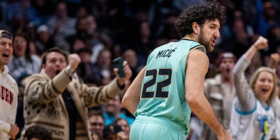 Vasa sleteo  u Tel Aviv i izazvao delirijum: Dolazim iz zemlje koja je prošla mnogo toga, rat me ne plaši