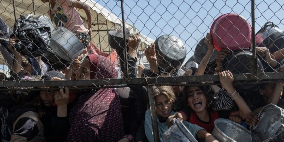 Zaustavite glad u Gazi - Više od 200 kamiona prešlo granicu