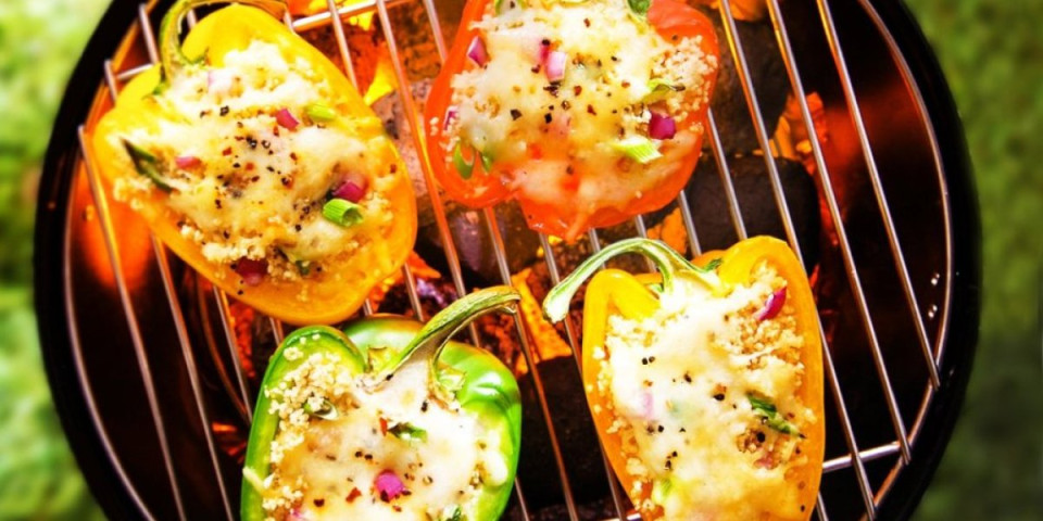 Punjene paprike sa roštilja: Lagano, brzo, ukusno i vegetarijanski (FOTO)