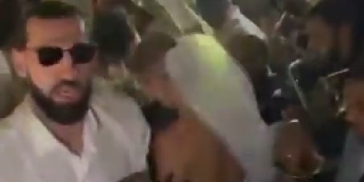 Šengelija u transu uz srpsku pesmu i trubače: As Barselone napravio šou na Vildozinoj svadbi (VIDEO)