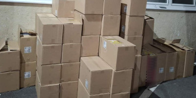 U zajedničkoj akciji pripadnika MUP-a u Kraljevu i Novom Pazaru i Poreske policije u Kraljevu, zaplenjeno je 36.500 paklica cigareta bez prateće dokumentacije, čija se vrednost procenjuje na više od 10,3 miliona dinara.