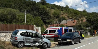 Šest osoba povređeno je danas oko 16 časova u saobraćajnoj nezgodi koja se dogodila kod Rudne Glave.
