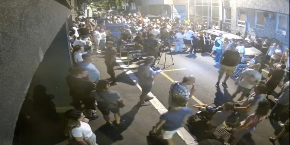 Zgubidani opet zagorčavaju život Beograđanima: Blokaderi došli ispred zgrada gde žive ministar Lončar i predsednik opštine Savski venac