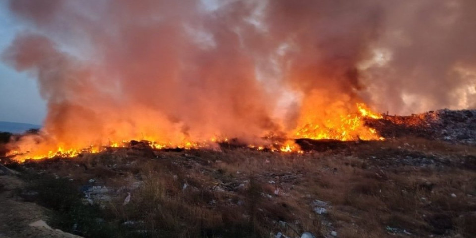 Požar u Vranju - Hitne službe na terenu