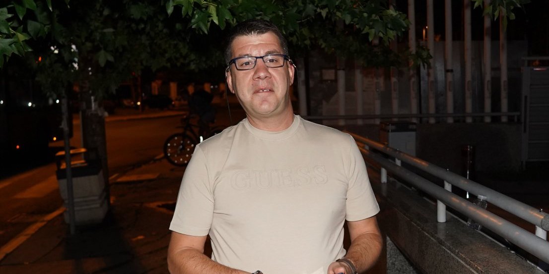 "Zbog lošeg zdravstvenog stanja..." Ivan Marinković sa maskom na licu zabrinuo sve (VIDEO)