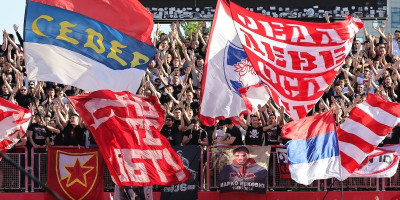 Skandal nad skandalima - Navijača Zvezde šutirali zbog ove majice (FOTO)