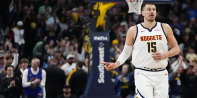 Nikola Jokić v Kini navdušen nad obiskom hleva s konji