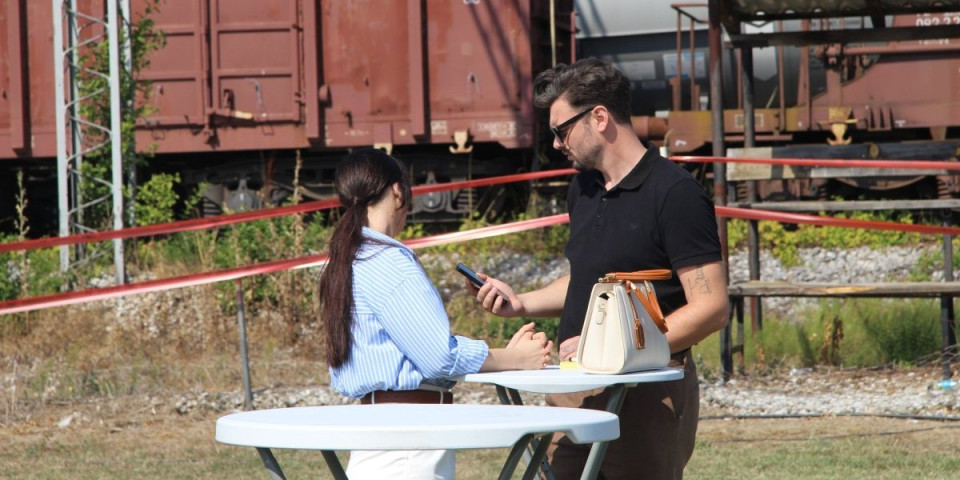 Muž poznate pevačice bio primoran da se odrekne deteta: Otkrio detalje stravične sudbine