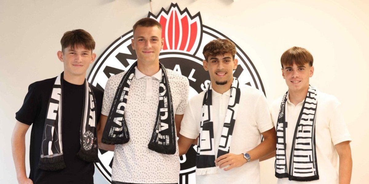 Partizan misli na budućnost: Četiri omladinca potpisala ugovore