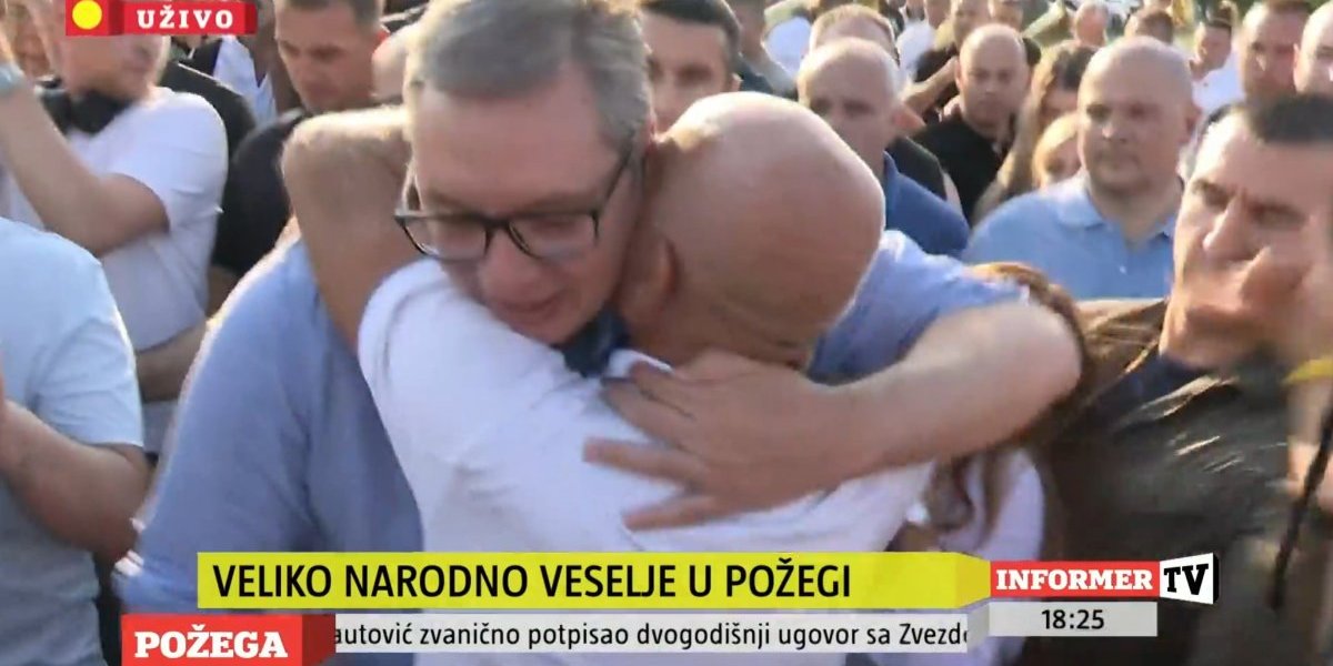 Pojedini su želeli i da ga zagrle